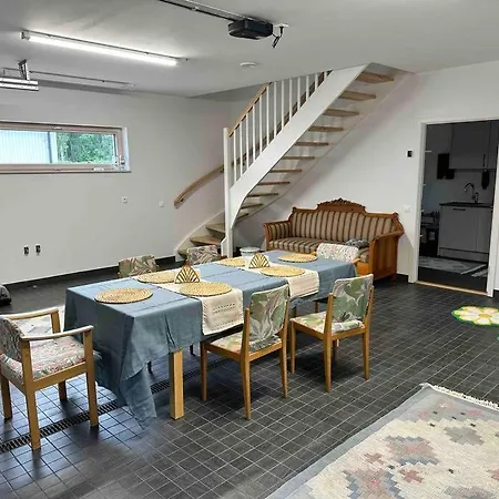 Cozy Garage Holiday home